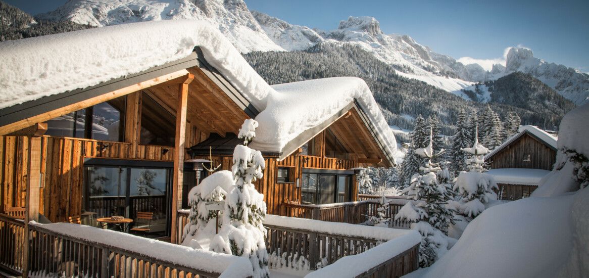 Luxuslodge im Winter vom außen